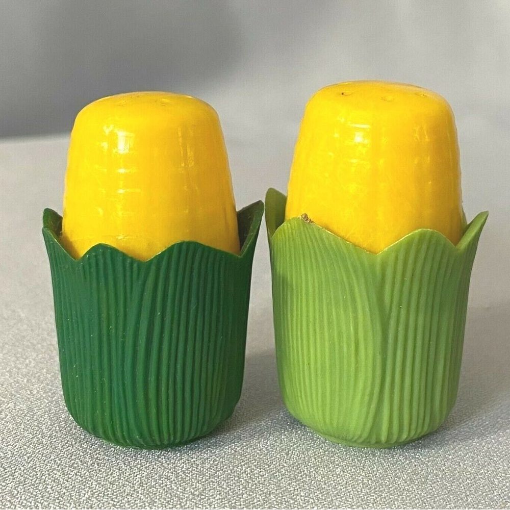 🔥🔥Vintage Corn On The Cob Plastic Salt & Pepper Shakers Summer Picnic